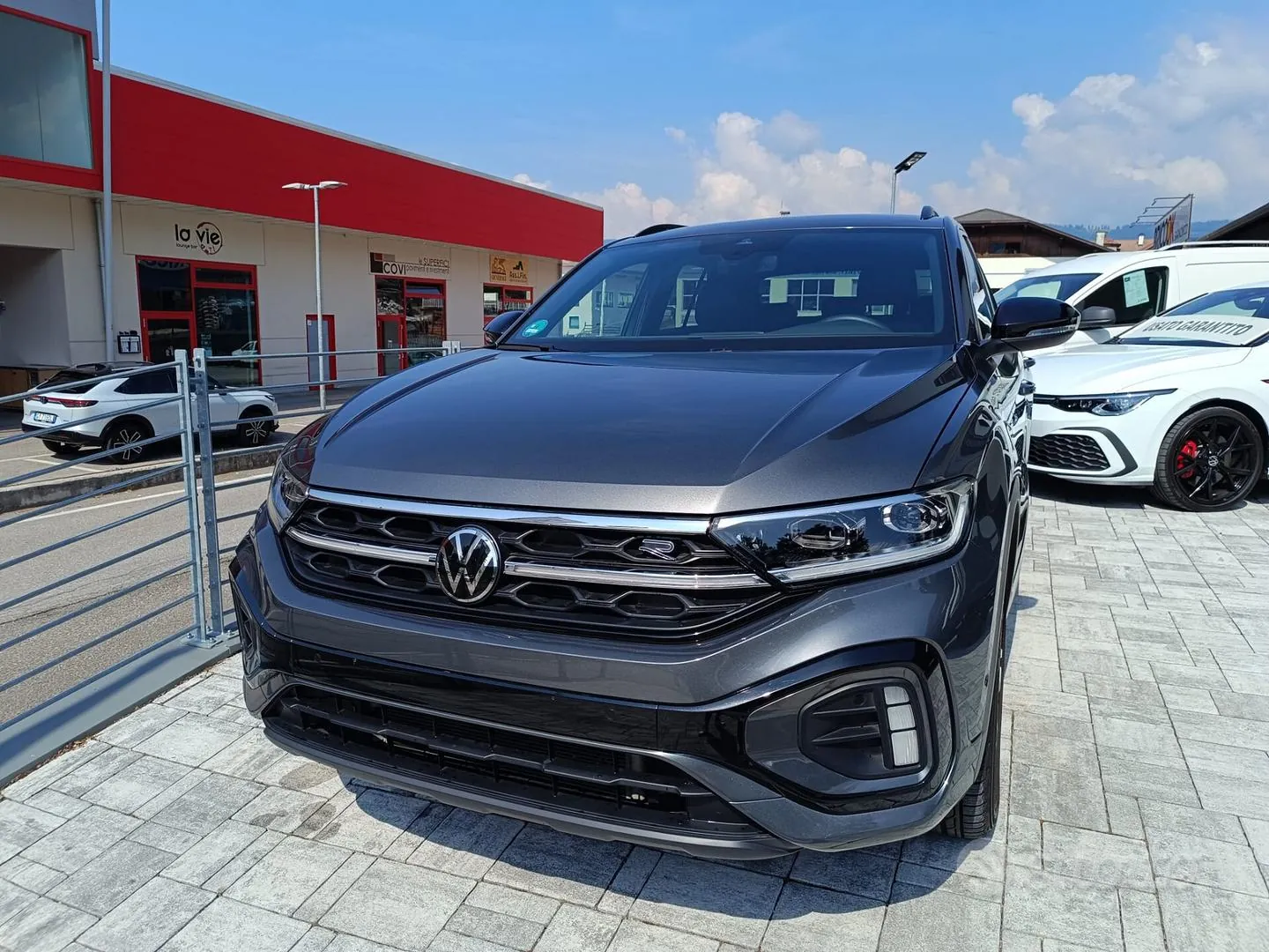Volkswagen T-Roc 2025 photo 2