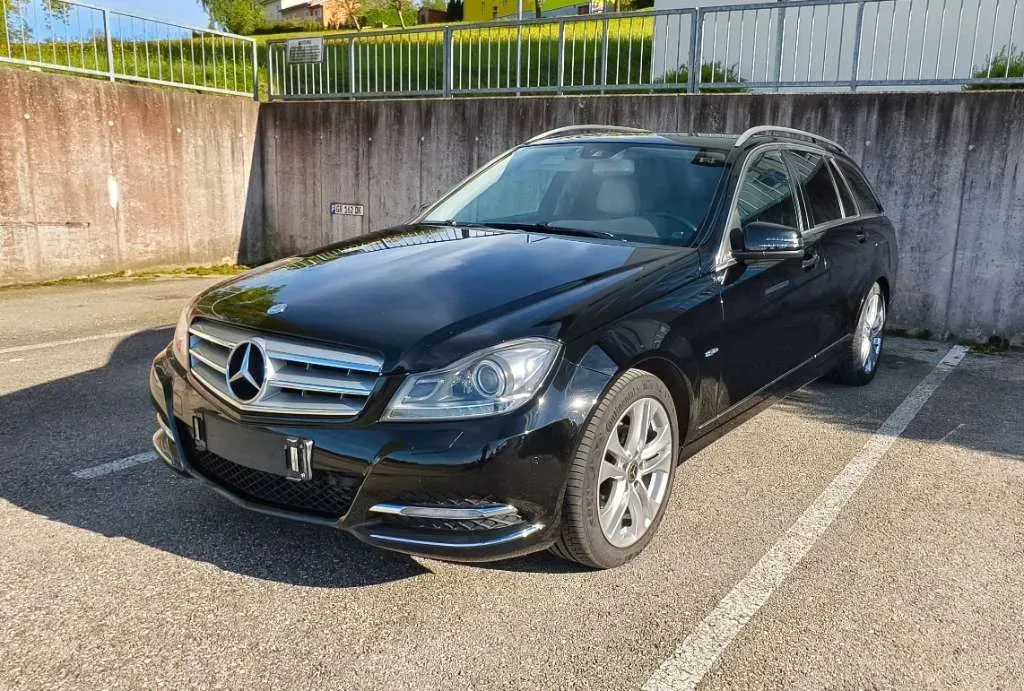 Mercedes-Benz C-Class 2012 photo 2
