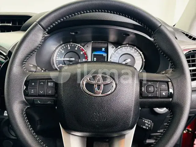 Toyota Hilux 2025 photo 4