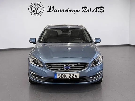 Volvo V60 2018 photo 2