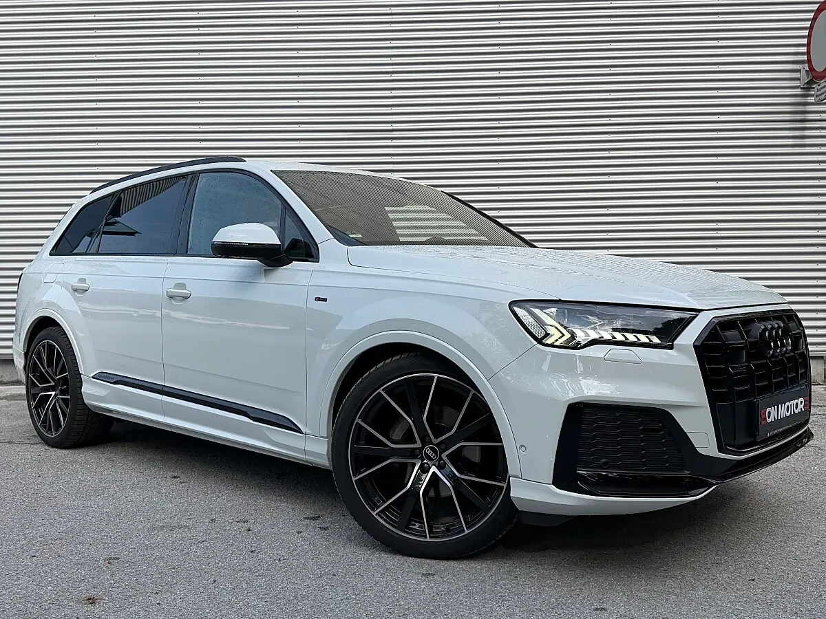 Audi Q7 2021 photo 2