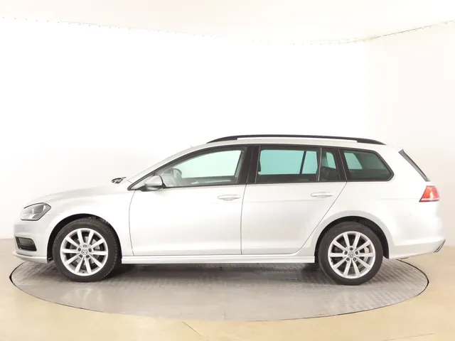 Volkswagen Golf Variant 2015 photo 2