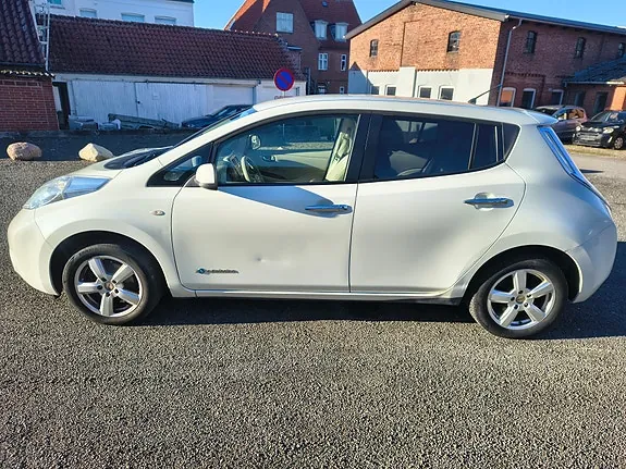 Nissan Leaf 2013 photo 3