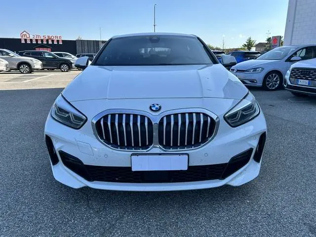 BMW 1 Series 2020 photo 2