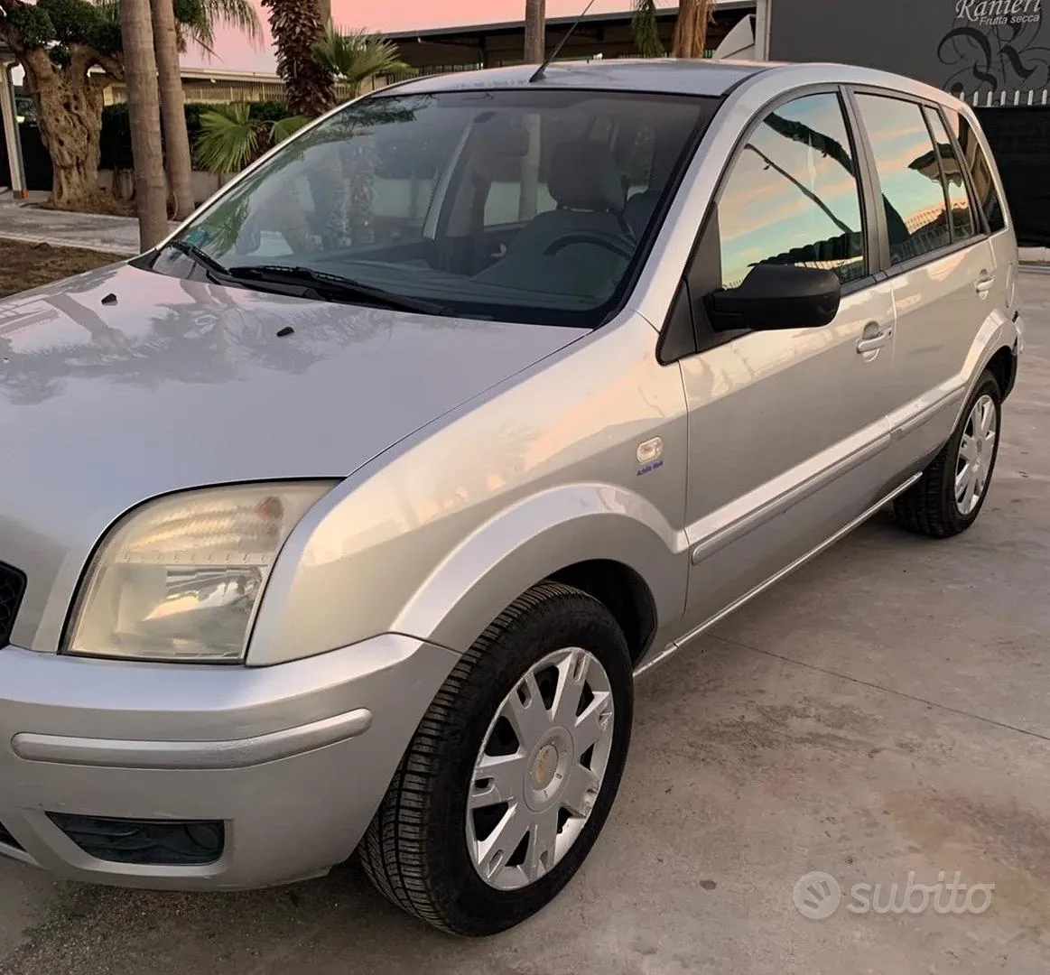 Ford Fusion 2005 photo 2
