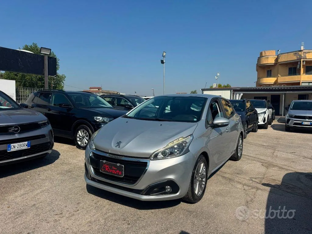 Peugeot 208 2015 photo 2