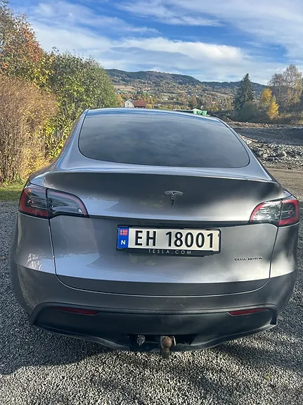 Tesla Model Y 2023 photo 5