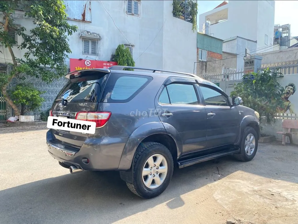 Toyota Fortuner 2009 photo 2
