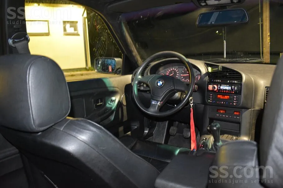 BMW 318 1998 photo 2