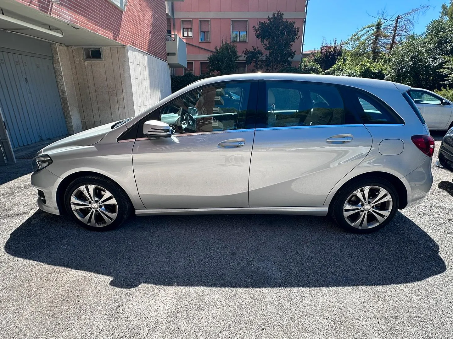 Mercedes-Benz B 200