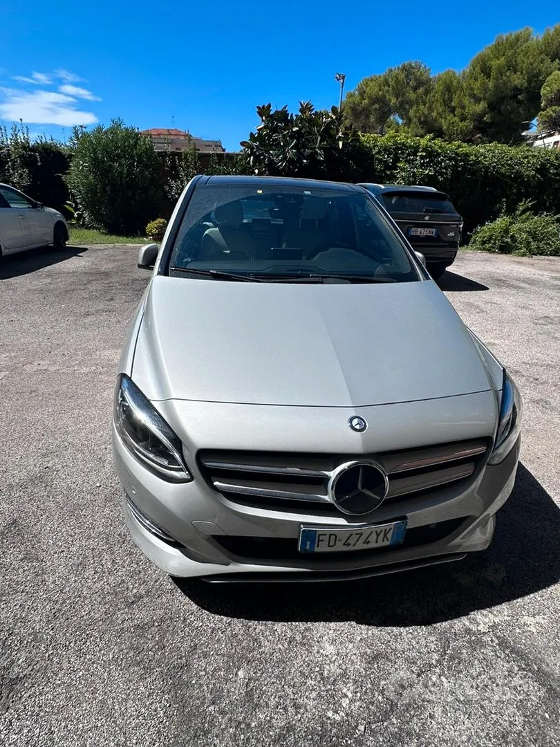 Mercedes-Benz B 200 2016 photo 3