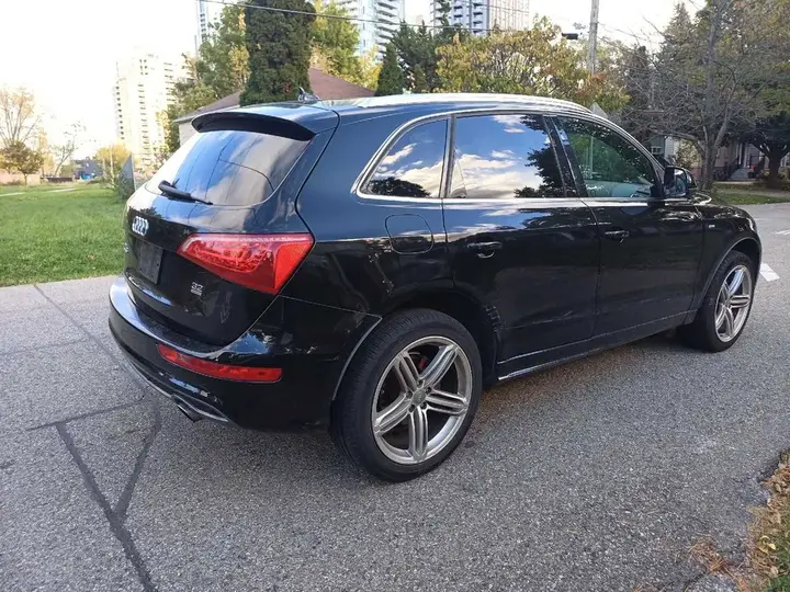 Audi Q5 2010 photo 4