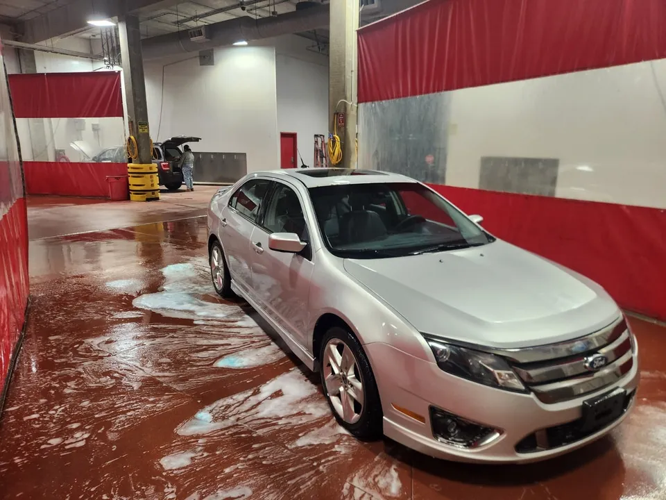Ford Fusion 2011 photo 2