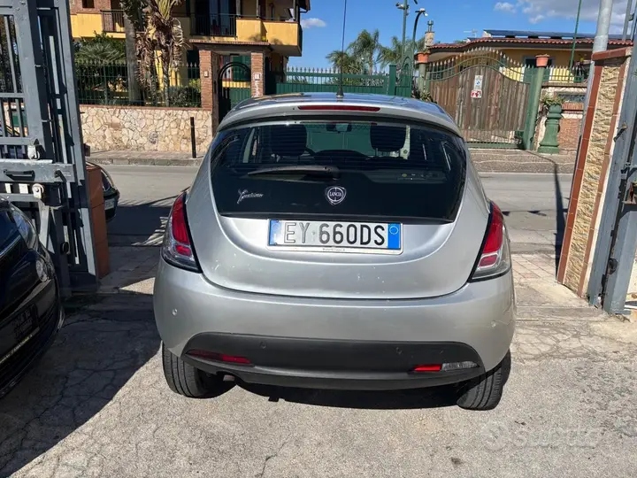 Lancia Ypsilon 2015 photo 5