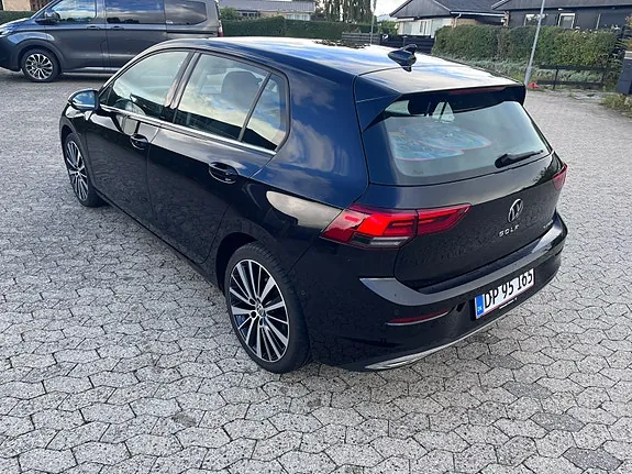 Volkswagen Golf Viii 2021 photo 2