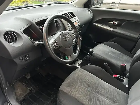 Toyota Urban Cruiser 2012 photo 2
