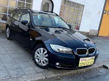 BMW 318D 2010 photo 2
