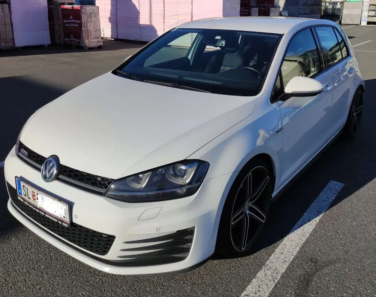 Volkswagen Golf 2013 photo 2