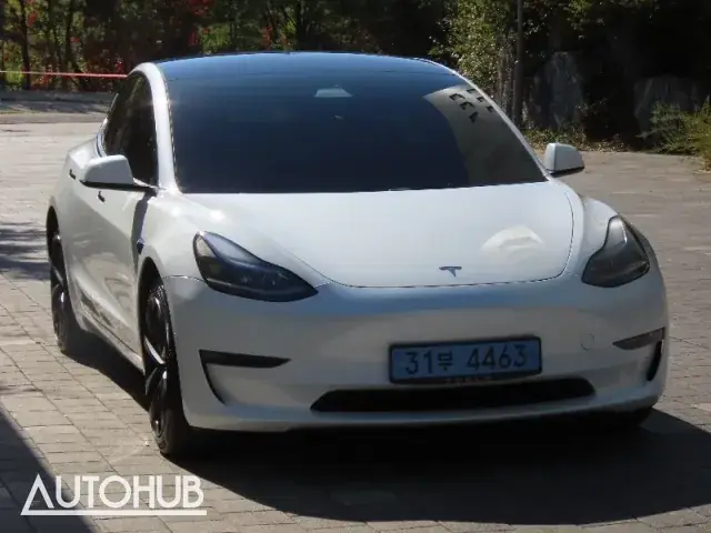 Tesla Model 3 2022 photo 2
