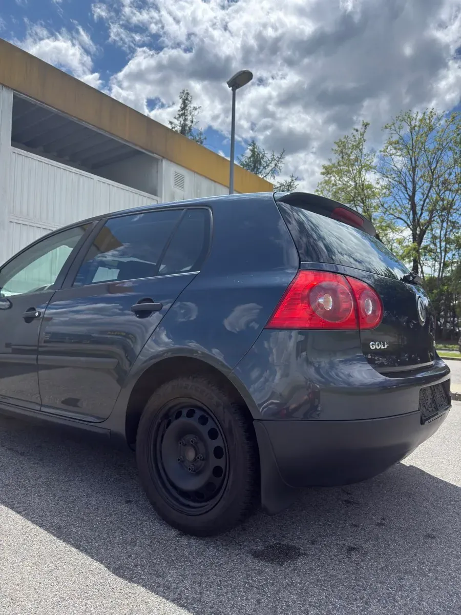Volkswagen Golf 2004 photo 2