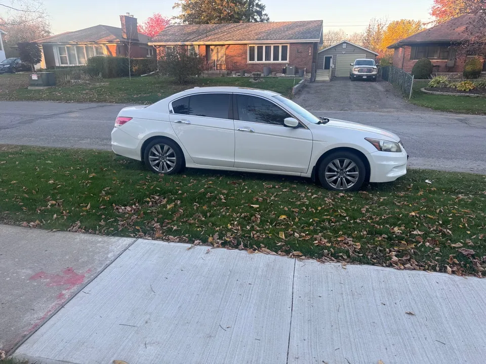 Honda Accord 2011 photo 2