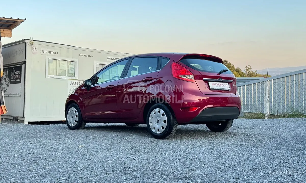 Ford Fiesta 2010 photo 3