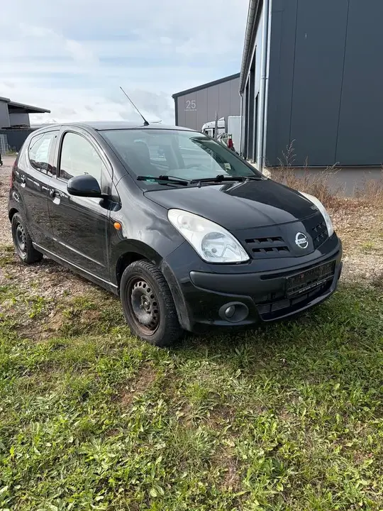 Nissan Pixo