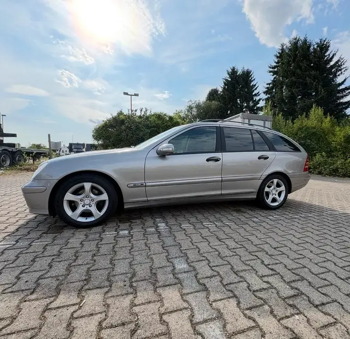 Mercedes-Benz C180