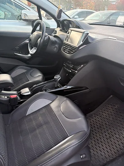 Peugeot 2008 2017 photo 4