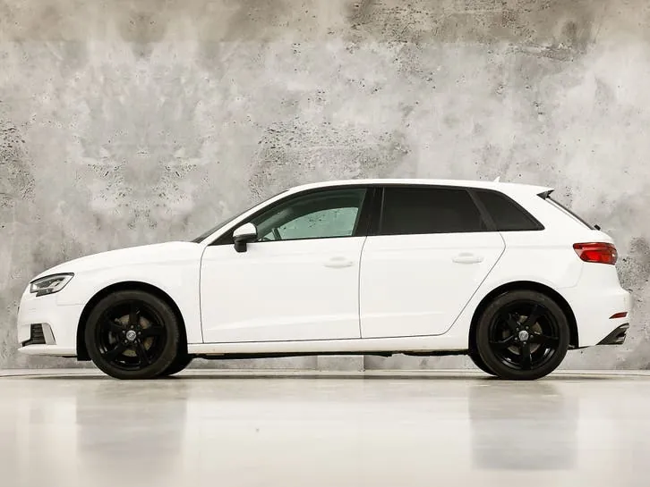 Audi A3 2017 photo 2