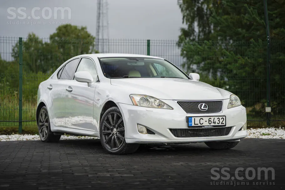 Lexus Is 2009 photo 3