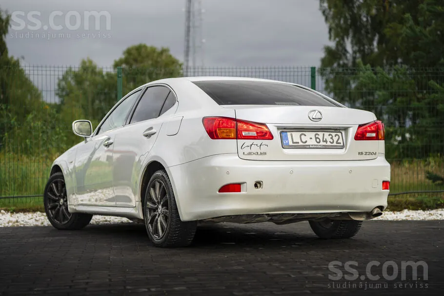 Lexus Is 2009 photo 4