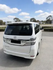 Toyota Vellfire 2013 photo 4