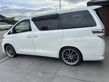 Toyota Vellfire 2013 photo 3