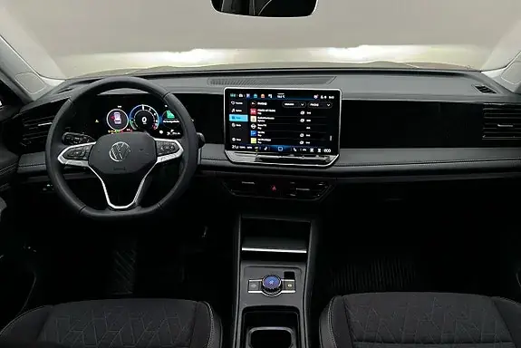 Volkswagen Tiguan 2025 photo 3