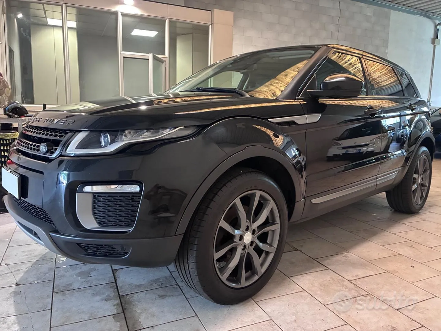 Land Rover Range Rover Evoque 2016 photo 2