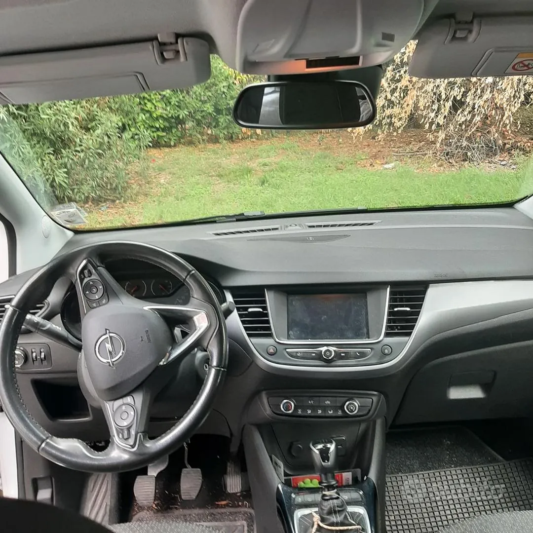 Opel Crossland 2021 photo 2