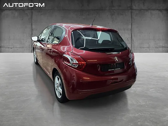 Peugeot 208 2012 photo 5