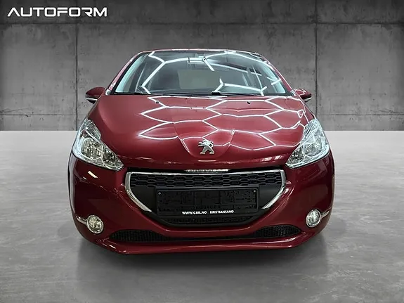 Peugeot 208 2012 photo 3