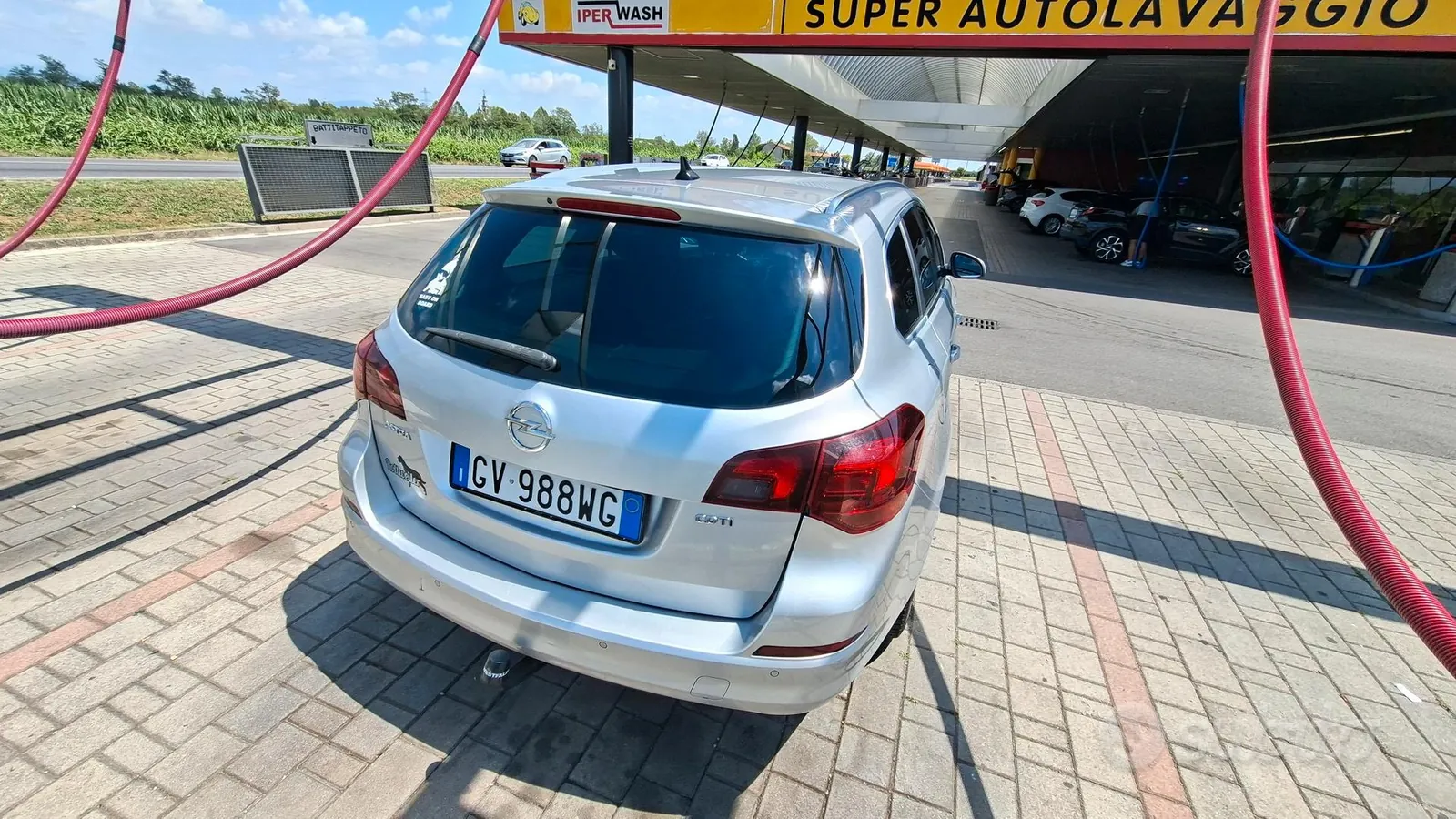 Opel Astra J 2011 photo 5
