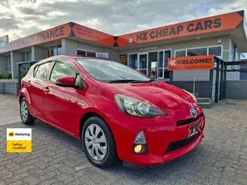 Toyota Aqua 2013 photo 2