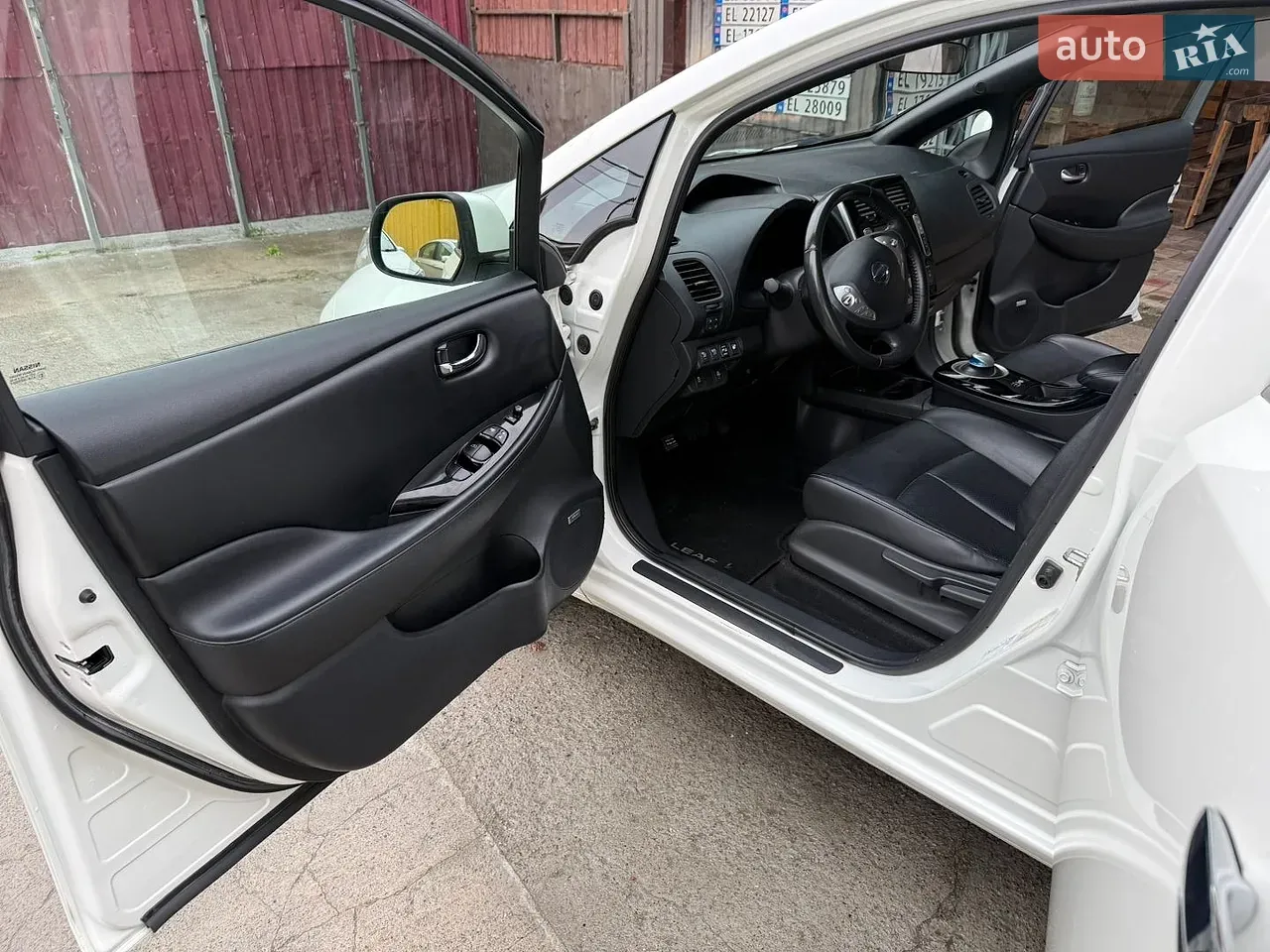 Nissan Leaf 2015 photo 4