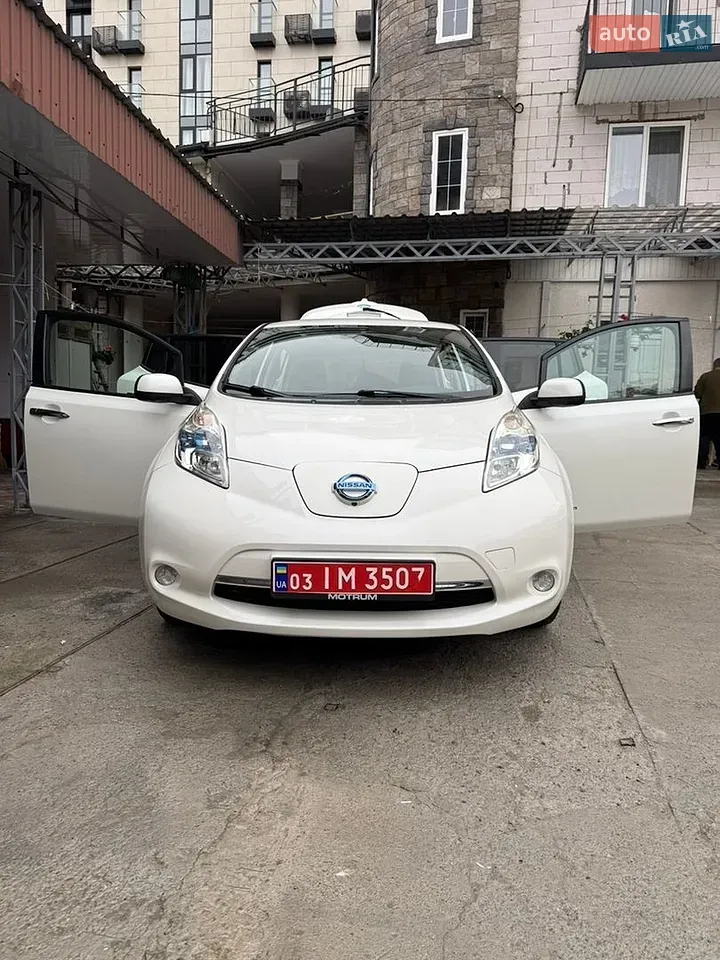 Nissan Leaf 2015 photo 3