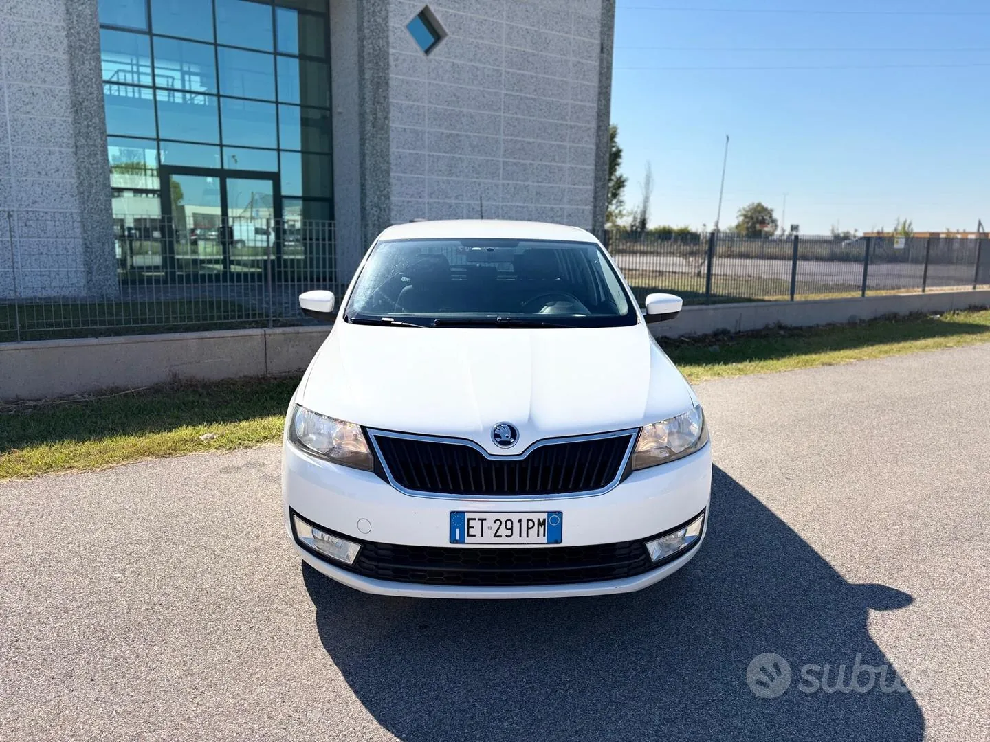 Skoda Rapid 2013 photo 2
