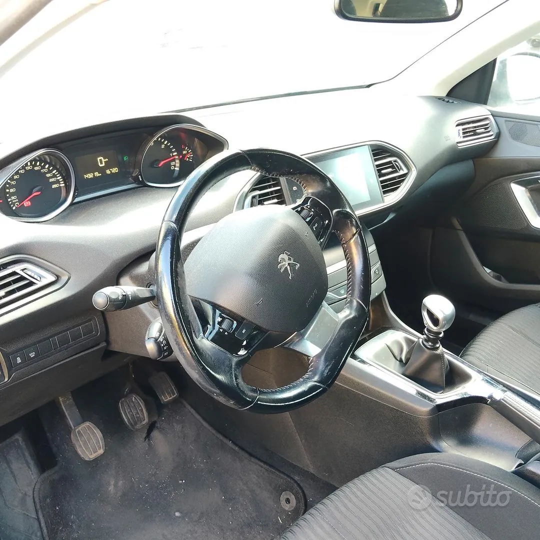 Peugeot 308 2017 photo 4
