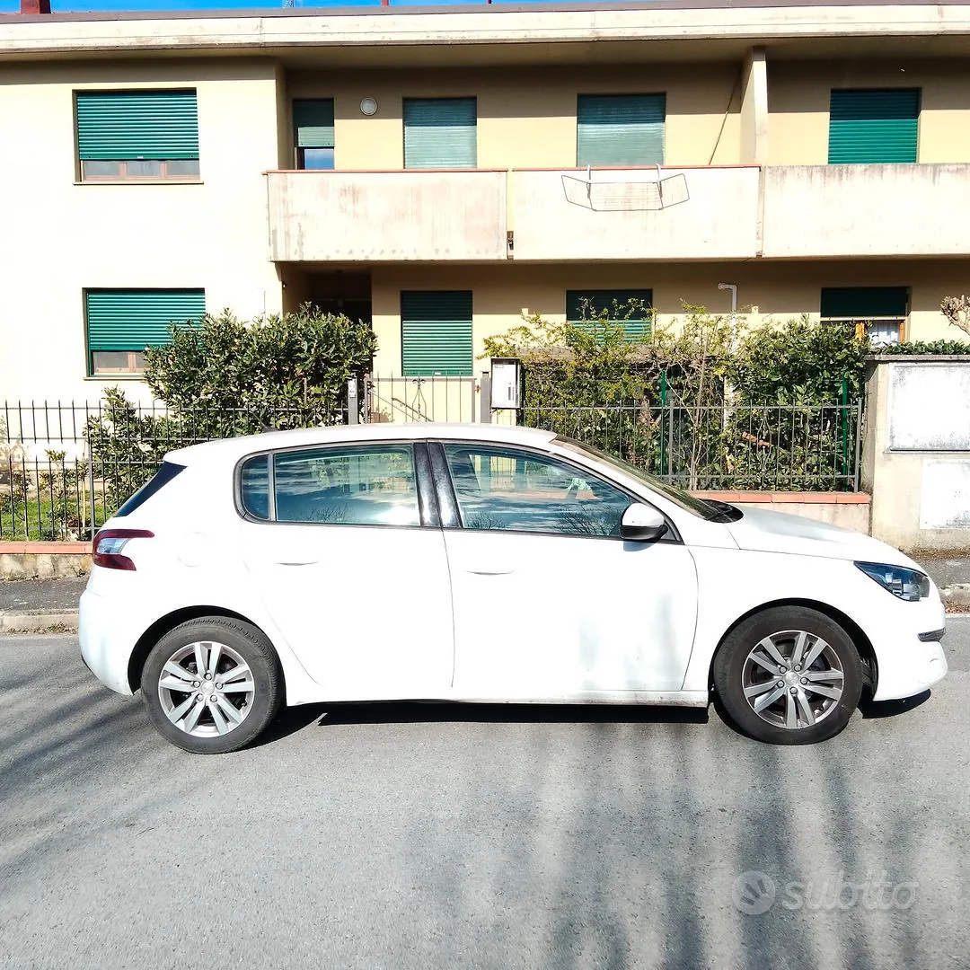 Peugeot 308 2017 photo 2