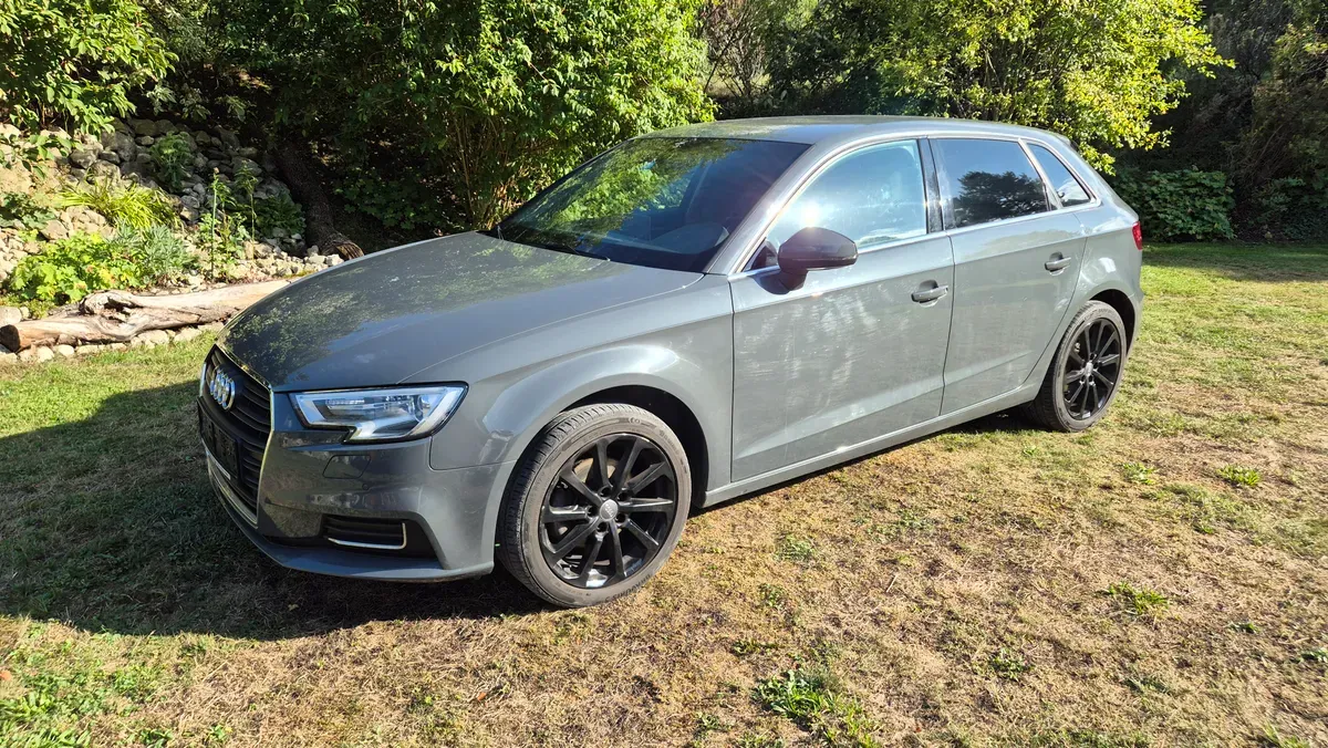 Audi A3 2016 photo 2