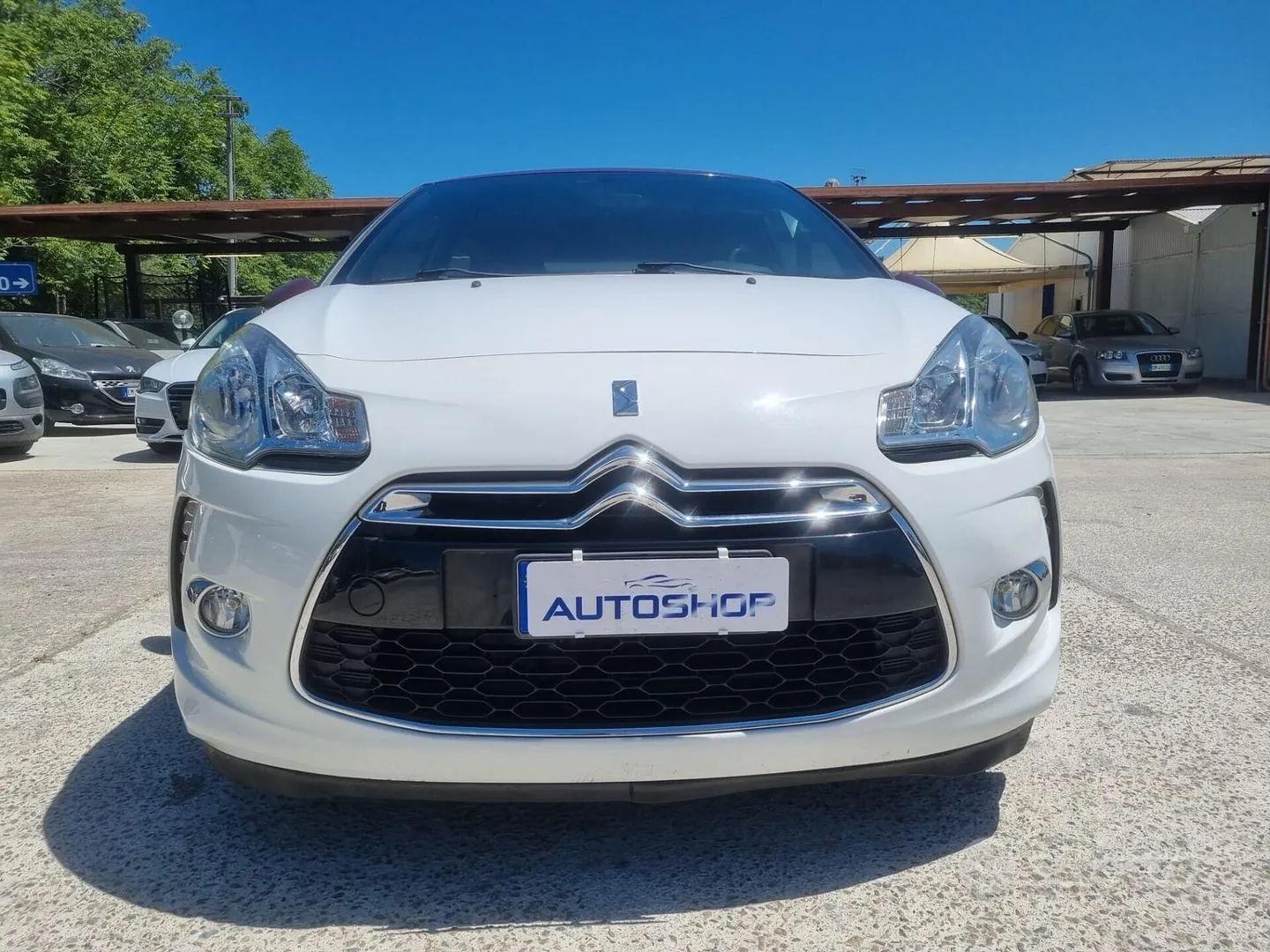 DS Automobiles Ds 3 2011 photo 2