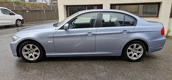 BMW 318D 2010 photo 4