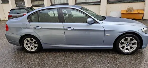 BMW 318D 2010 photo 5